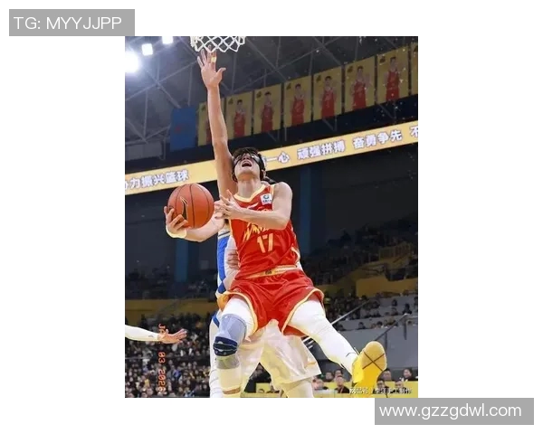 周琦在国际篮球舞台的崛起与挑战:从青涩少年到中国篮球的希望之星